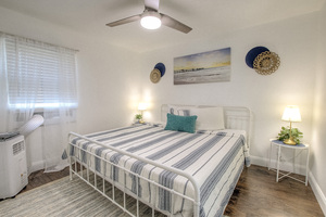 Renovated Three Bedroom Suite with Sofa Bed - Oceanfront Photo 2