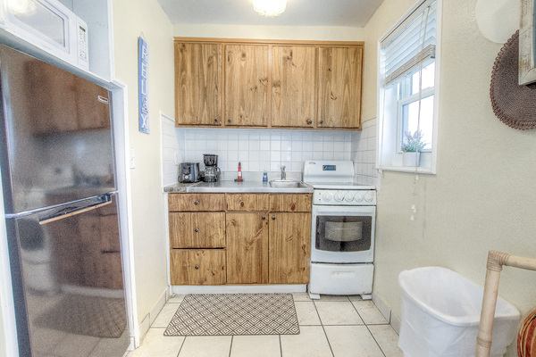 King Studio - Oceanfront Side Photo 3